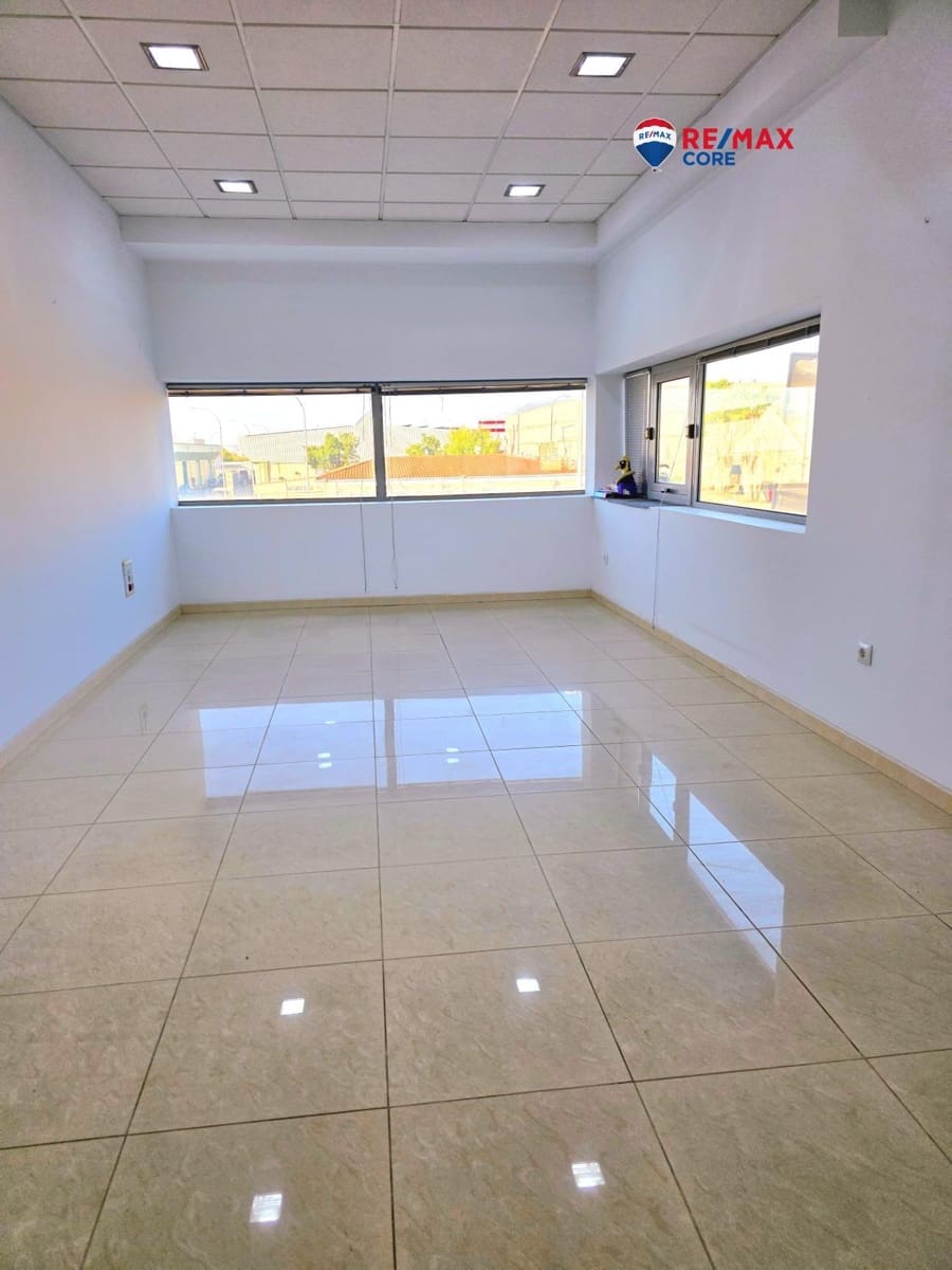 Kommersiell til leie i Almendralejo - € 400 (Ref: 9334966)