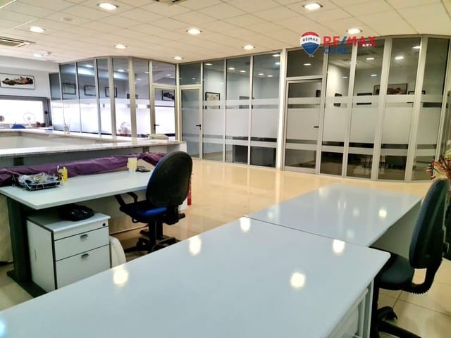 Commercial for rent in Almendralejo - € 400 (Ref: 9334966)