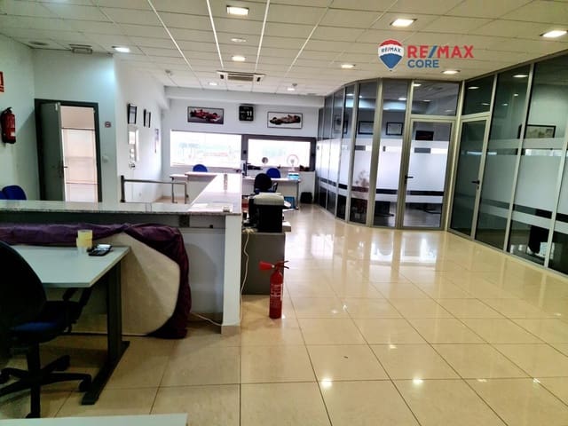 Commercial for rent in Almendralejo - € 400 (Ref: 9334966)