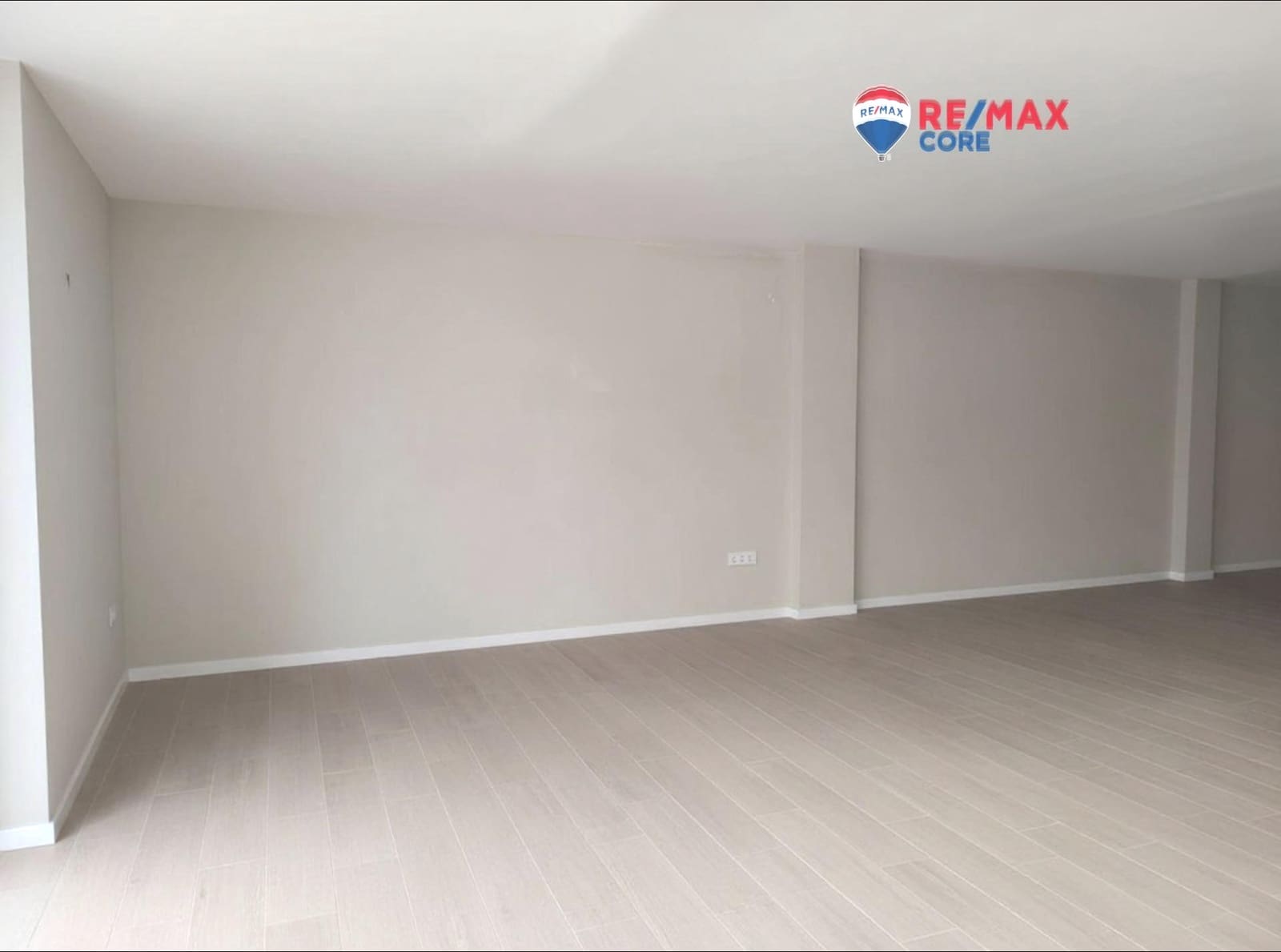 Erhverv til salg i Badajoz by - € 100.000 (Ref: 9338040)