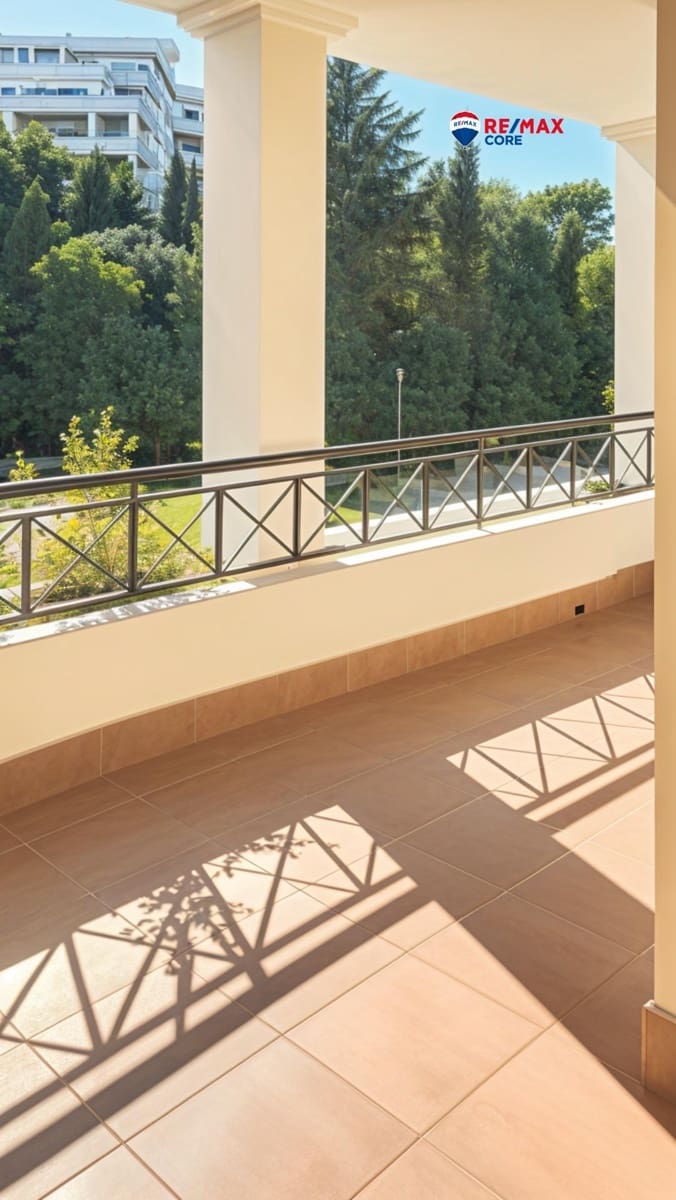 2 bedroom Flat for sale in Nueva Andalucia with pool garage - € 435,000 (Ref: 9362639)