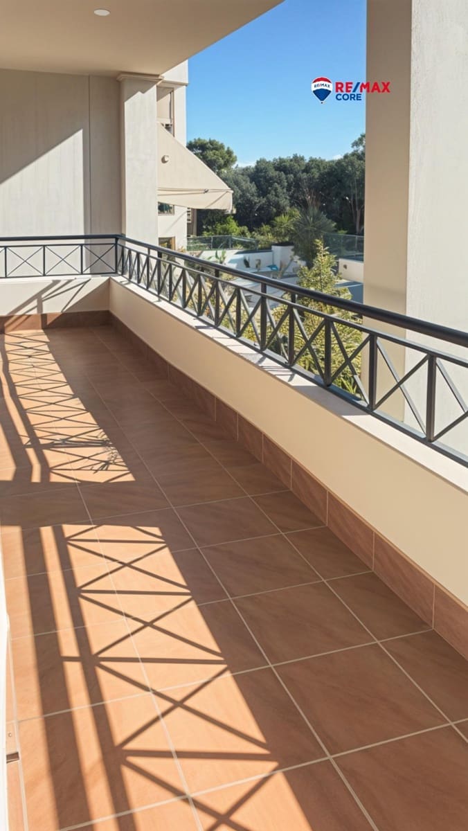 2 bedroom Flat for sale in Nueva Andalucia with pool garage - € 435,000 (Ref: 9362639)