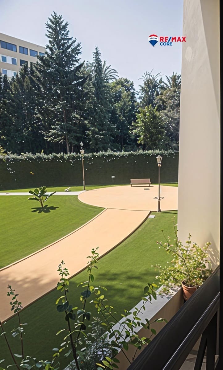 2 bedroom Flat for sale in Nueva Andalucia with pool garage - € 435,000 (Ref: 9362639)