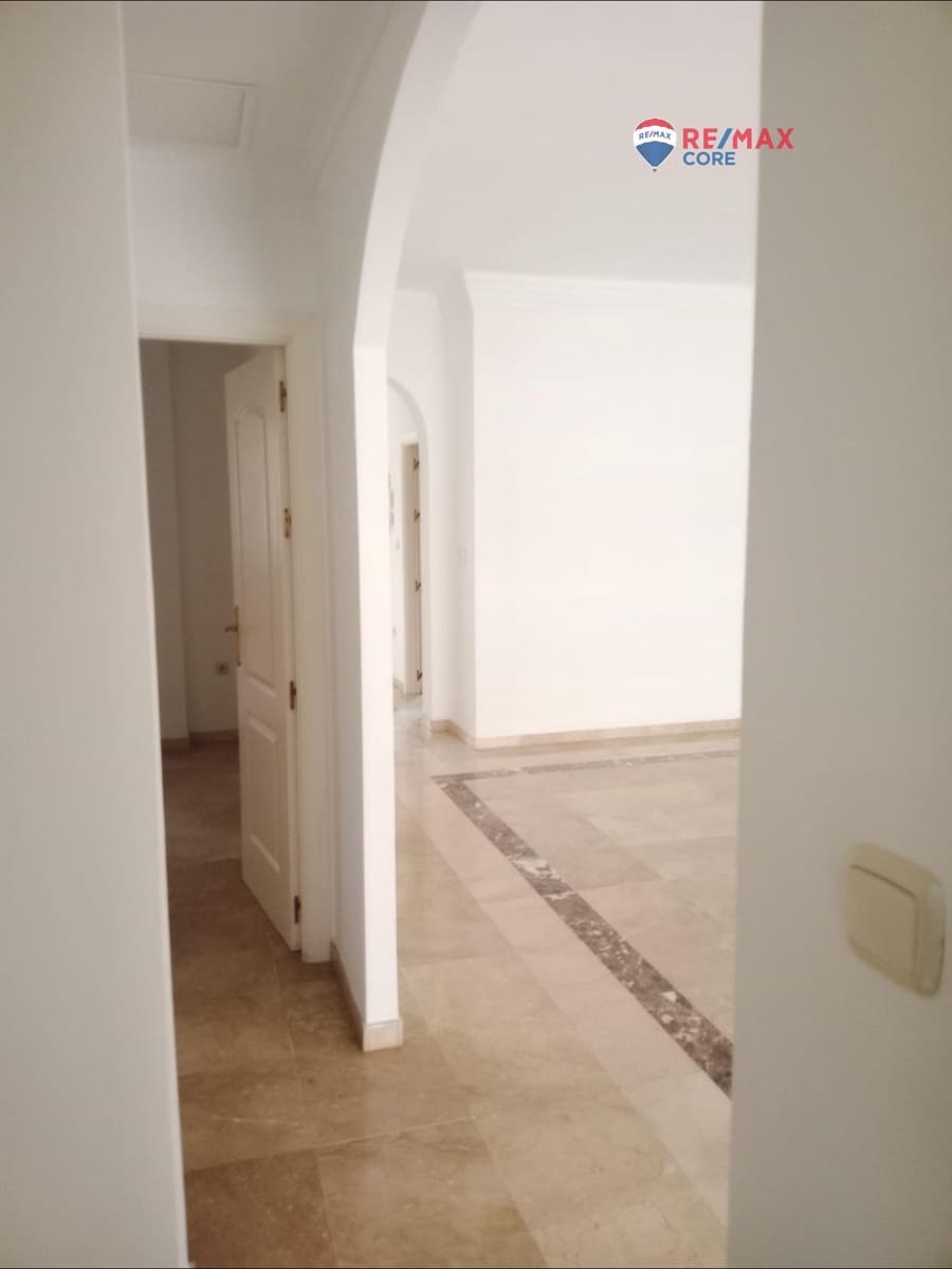 2 bedroom Flat for sale in Nueva Andalucia with pool garage - € 435,000 (Ref: 9362639)