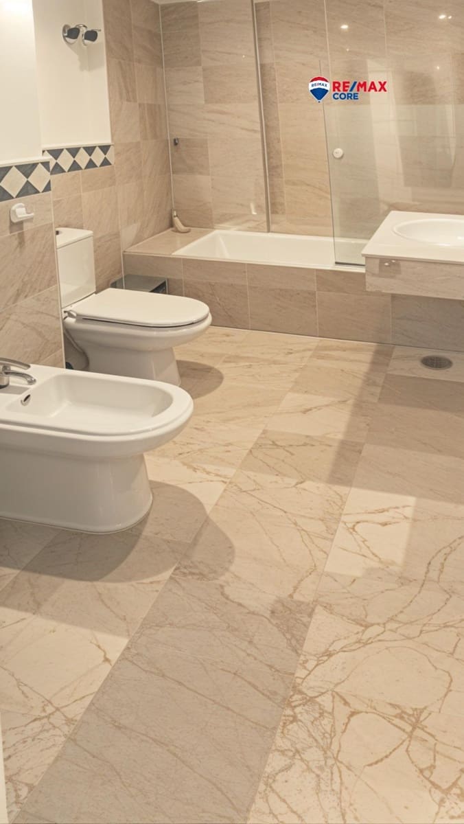 2 bedroom Flat for sale in Nueva Andalucia with pool garage - € 435,000 (Ref: 9362639)