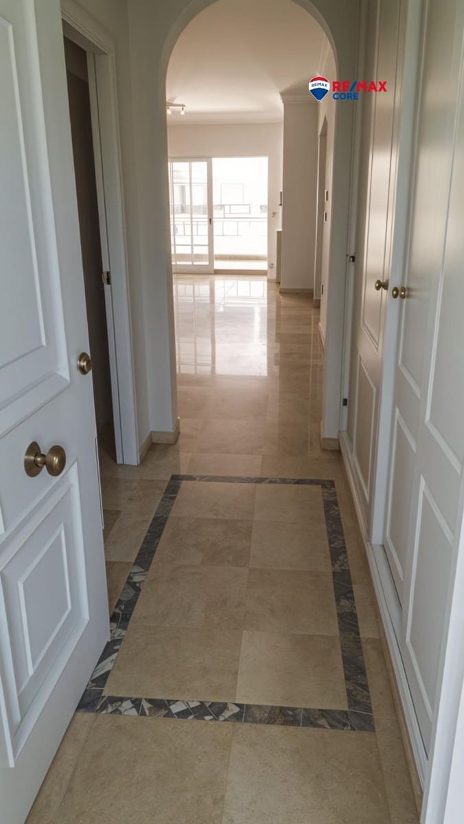 2 bedroom Flat for sale in Nueva Andalucia with pool garage - € 435,000 (Ref: 9362639)