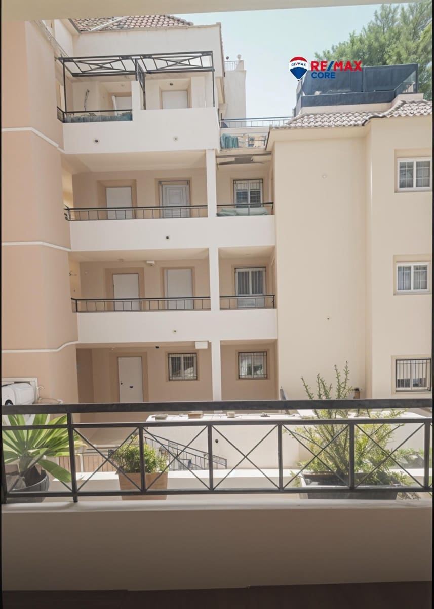 2 bedroom Flat for sale in Nueva Andalucia with pool garage - € 435,000 (Ref: 9362639)