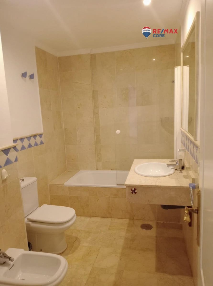 2 bedroom Flat for sale in Nueva Andalucia with pool garage - € 435,000 (Ref: 9362639)