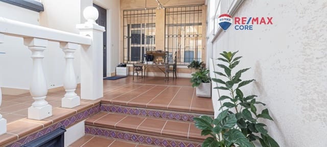 4 makuuhuone Rivitalo myytävänä paikassa Ciudad Jardín, Badajoz kaupunki mukana 
autotalli - 348 000 € (Ref: 9374047)