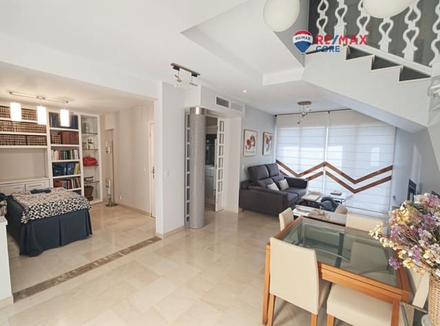 4 makuuhuone Rivitalo myytävänä paikassa Ciudad Jardín, Badajoz kaupunki mukana 
autotalli - 348 000 € (Ref: 9374047)