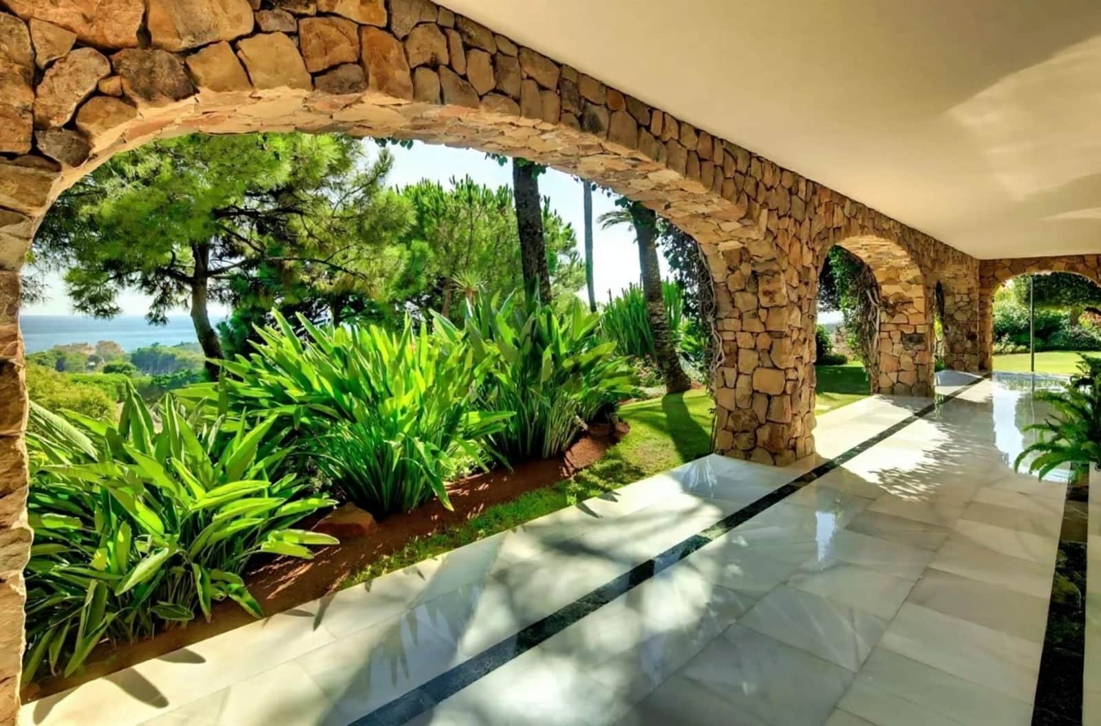 10 quarto Moradia para venda em Rio Real com piscina garagem - 10 000 000 € (Ref: 9375339)