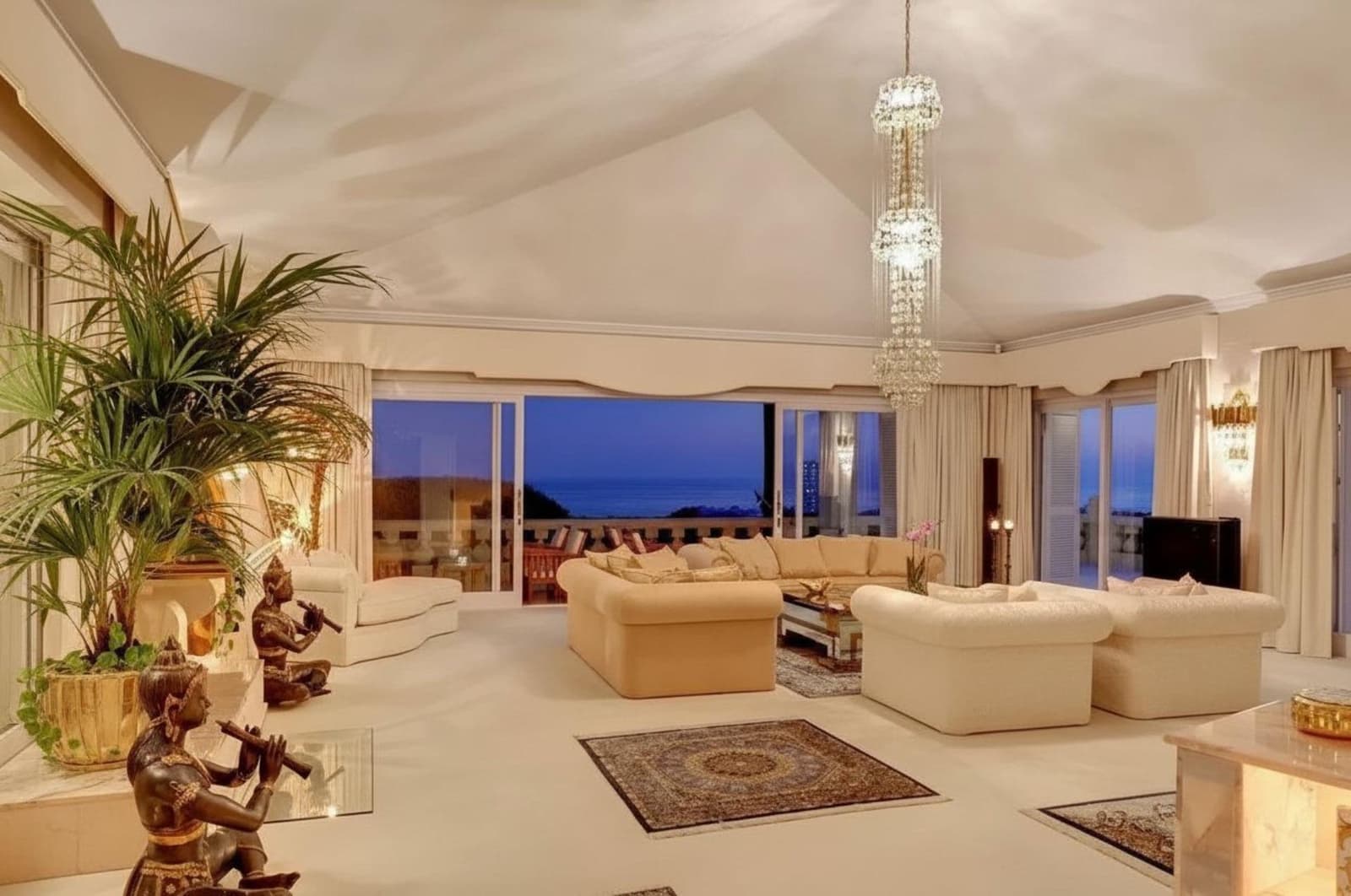 10 quarto Moradia para venda em Rio Real com piscina garagem - 10 000 000 € (Ref: 9375339)