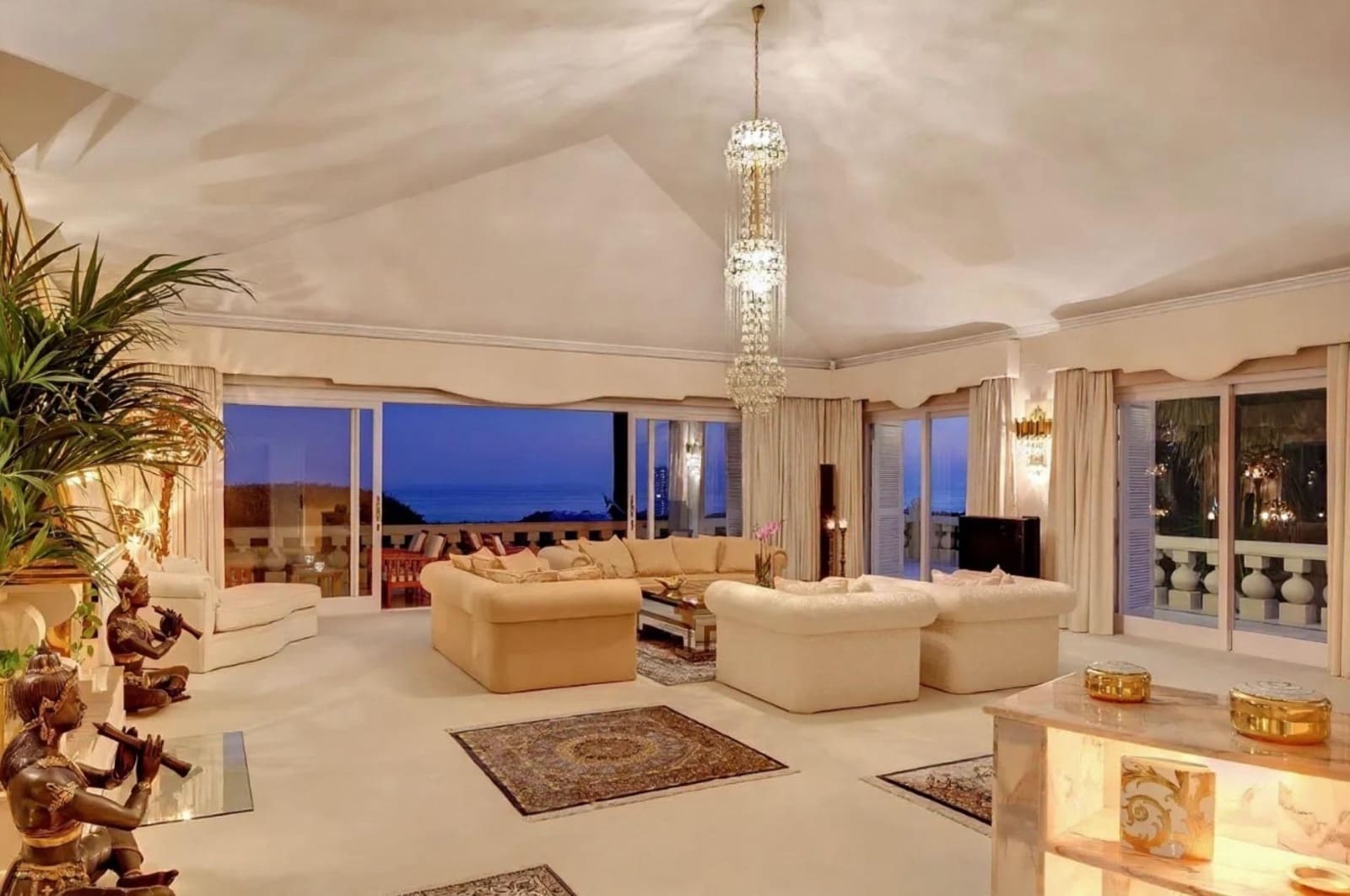 10 quarto Moradia para venda em Rio Real com piscina garagem - 10 000 000 € (Ref: 9375339)