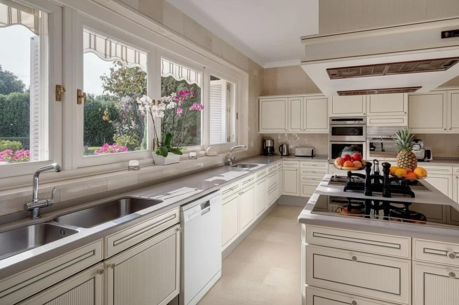 10 quarto Moradia para venda em Rio Real com piscina garagem - 10 000 000 € (Ref: 9375339)