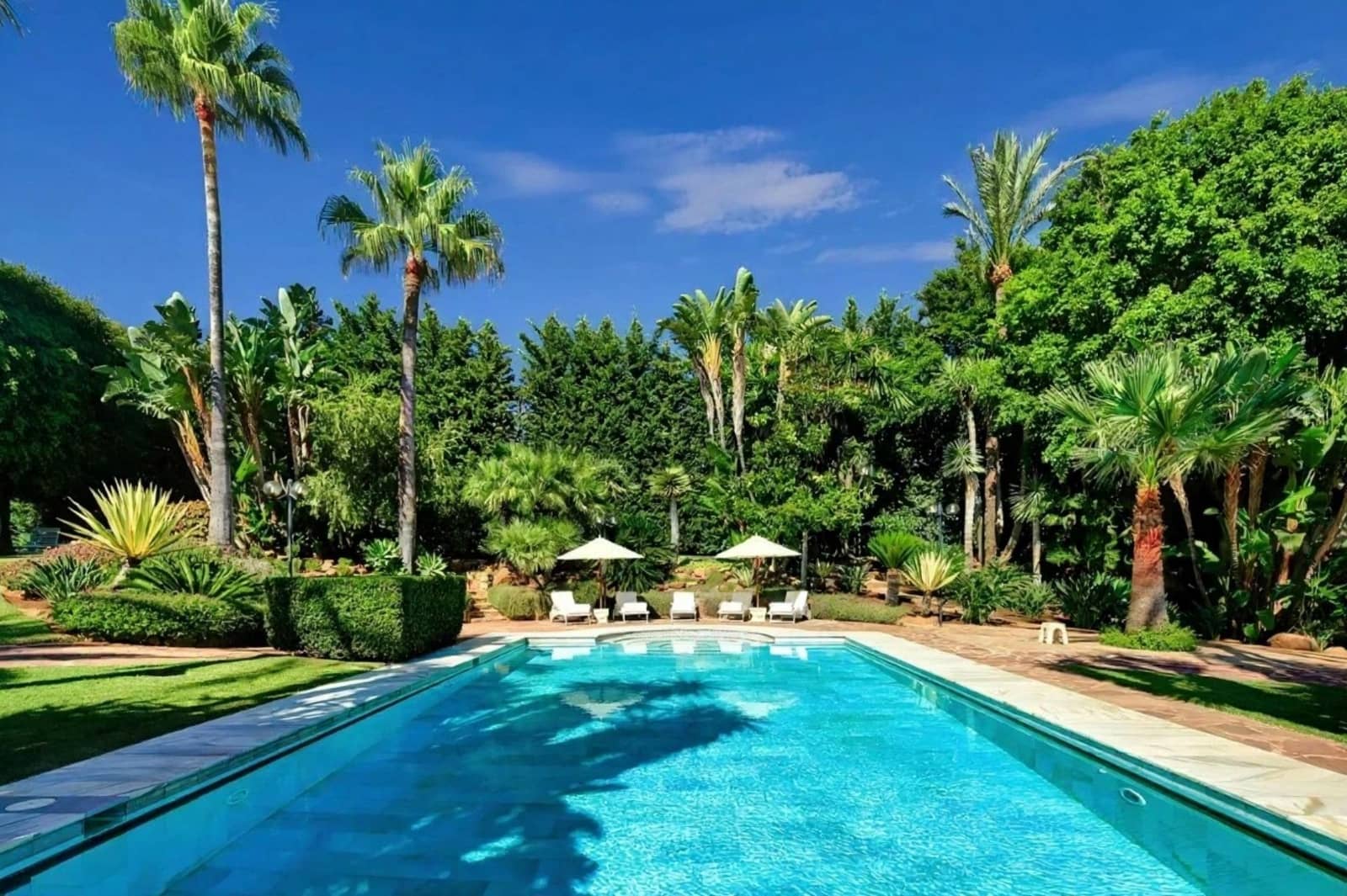 10 quarto Moradia para venda em Rio Real com piscina garagem - 10 000 000 € (Ref: 9375339)