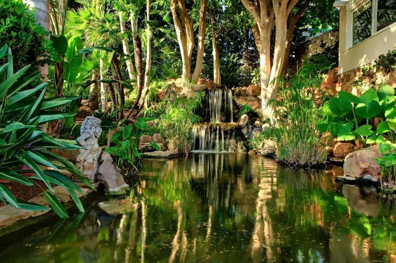 10 quarto Moradia para venda em Rio Real com piscina garagem - 10 000 000 € (Ref: 9375339)