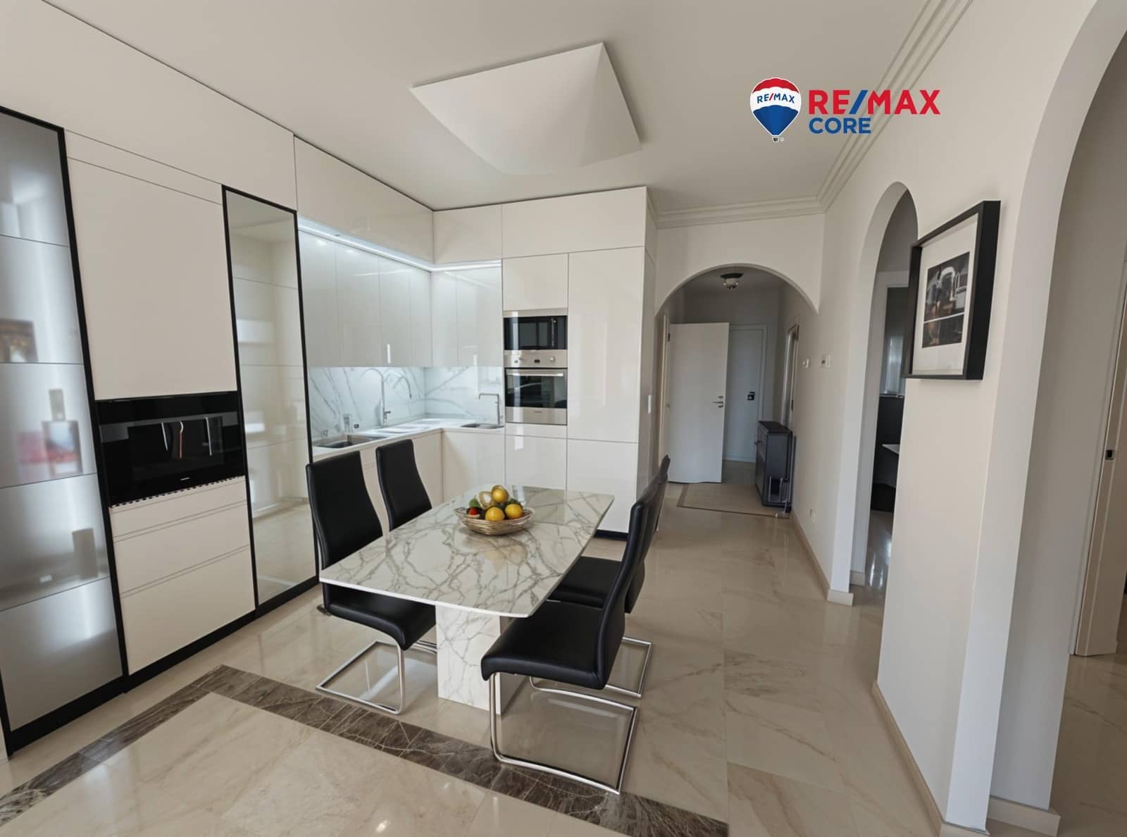 Piso de 3 habitaciones en Nueva Andalucia en venta con piscina - 469.000 € (Ref: 9393297)