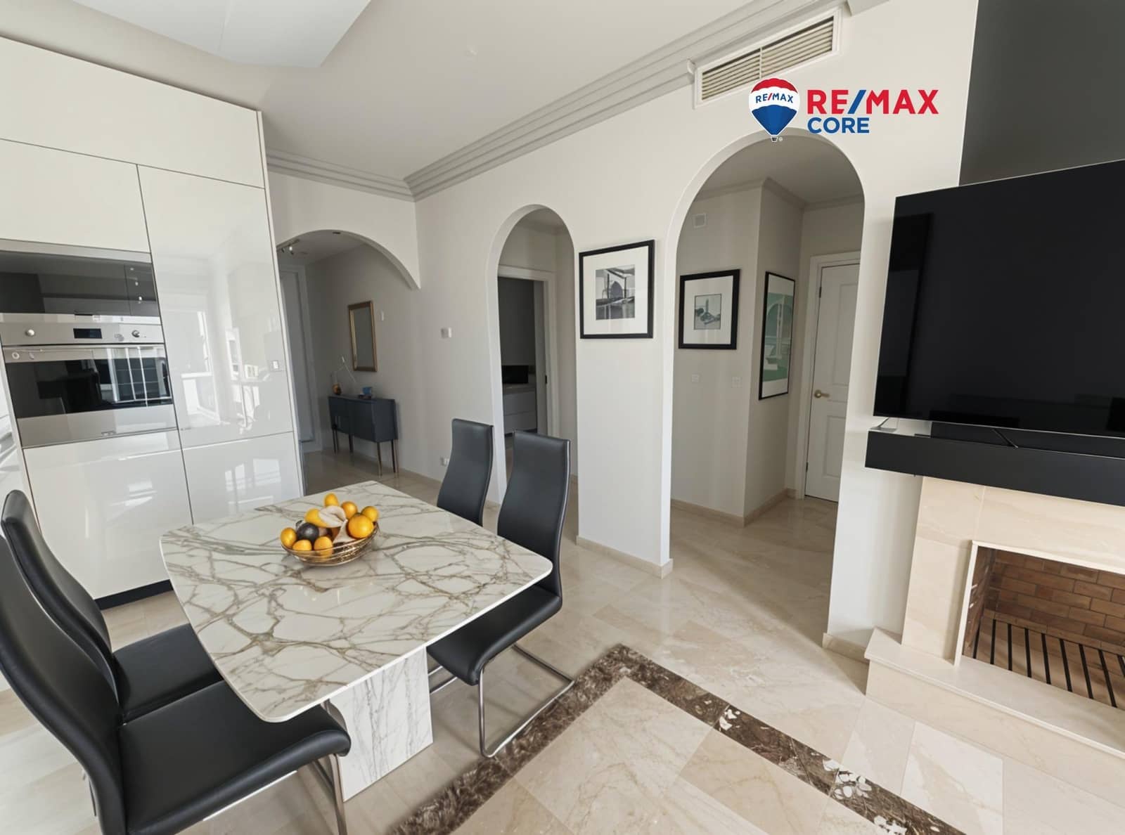 Piso de 3 habitaciones en Nueva Andalucia en venta con piscina - 469.000 € (Ref: 9393297)