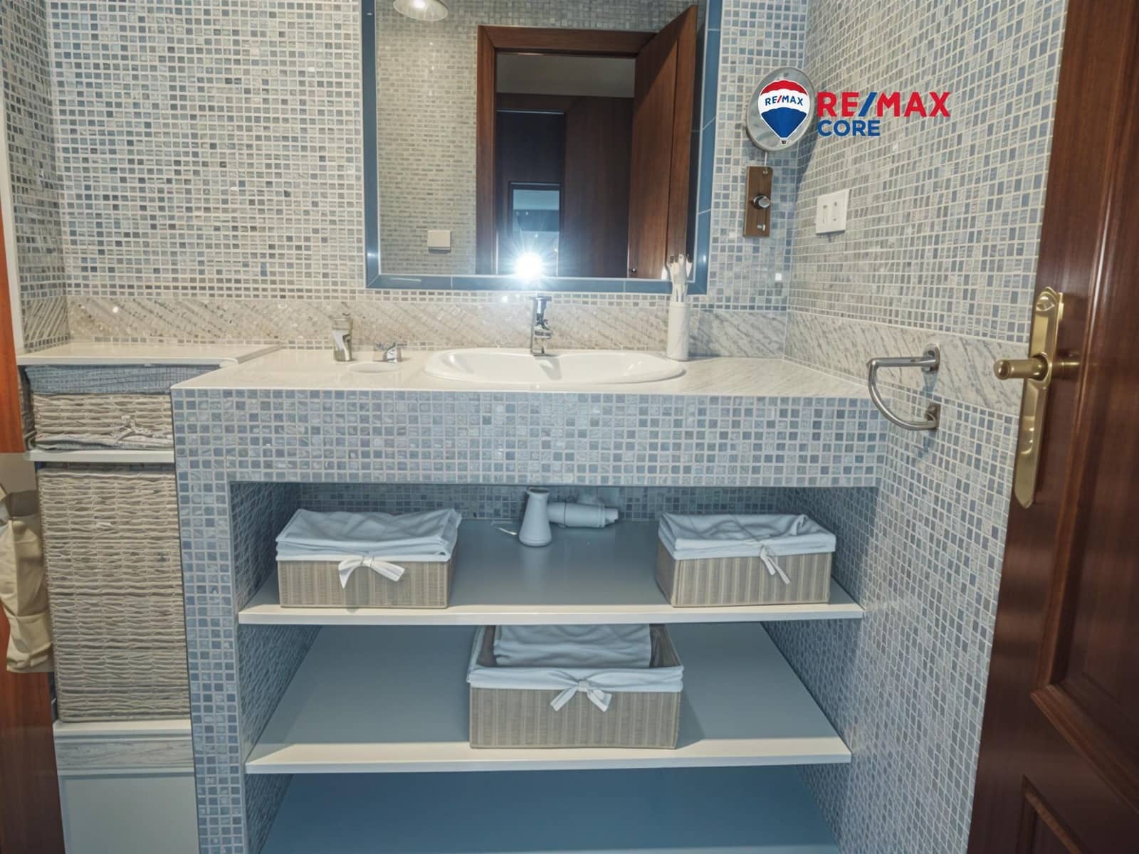 4 bedroom Flat for sale in El Puerto de Santa Maria - € 250,000 (Ref: 9393930)