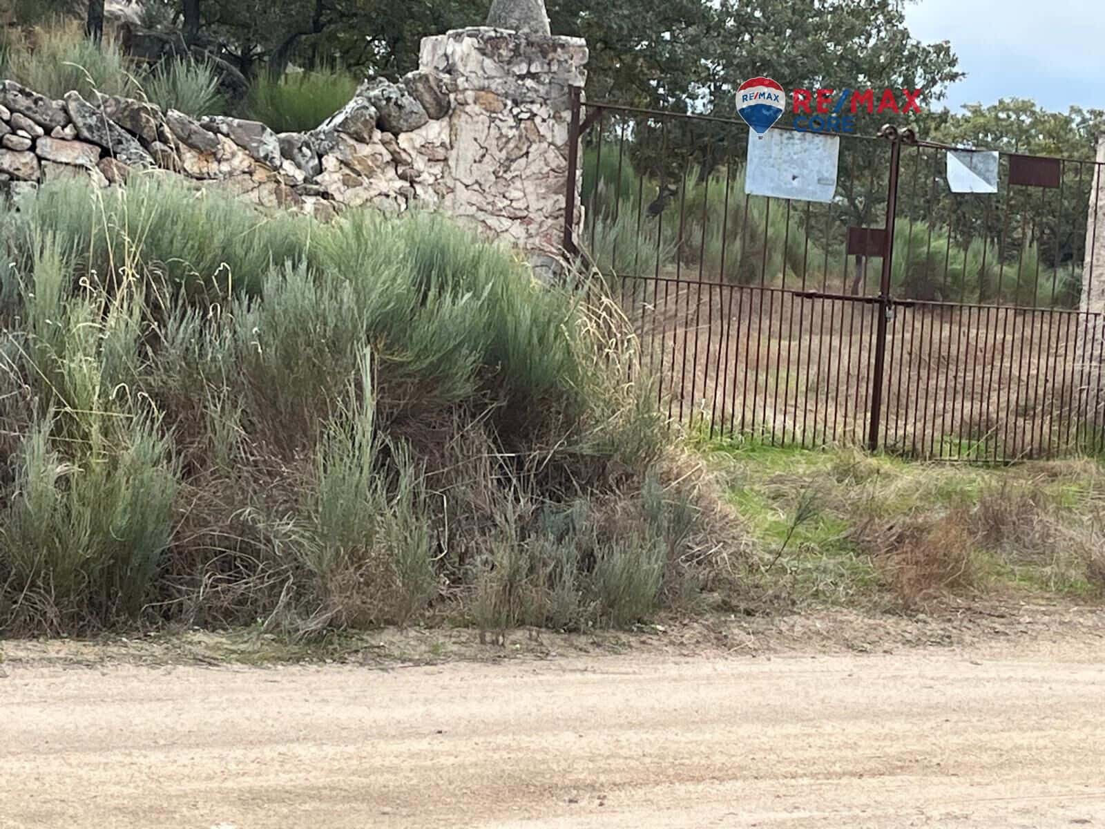 Ubebygd land til salgs i Valencia de Alcantara - € 192 000 (Ref: 9401047)