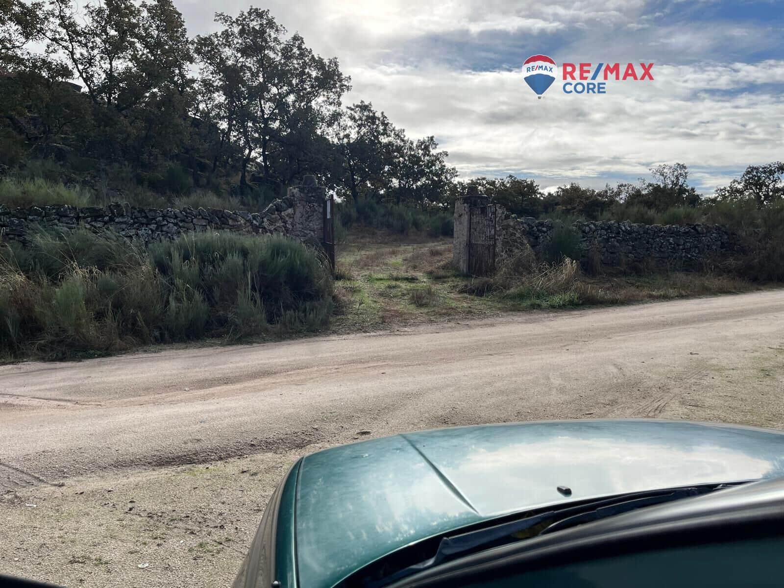 Ubebygd land til salgs i Valencia de Alcantara - € 192 000 (Ref: 9401047)