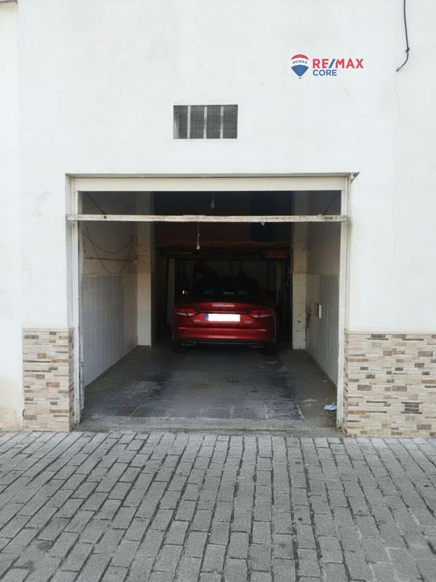 Garasje til salgs i Badajoz by - € 63 500 (Ref: 9401048)