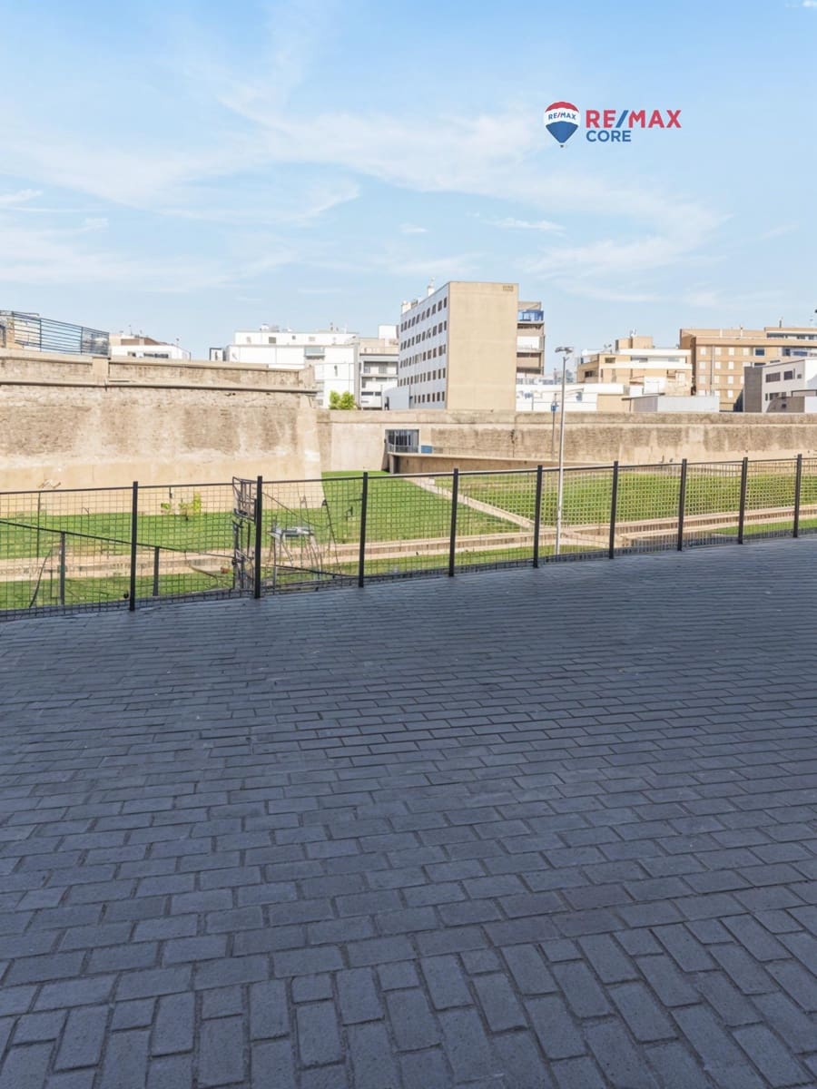 Garasje til salgs i Badajoz by - € 63 500 (Ref: 9401048)