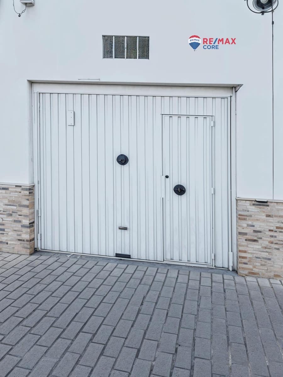 Garasje til salgs i Badajoz by - € 63 500 (Ref: 9401048)