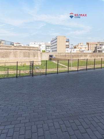 Garage till salu i Badajoz stad - 63 500 € (Ref: 9401048)