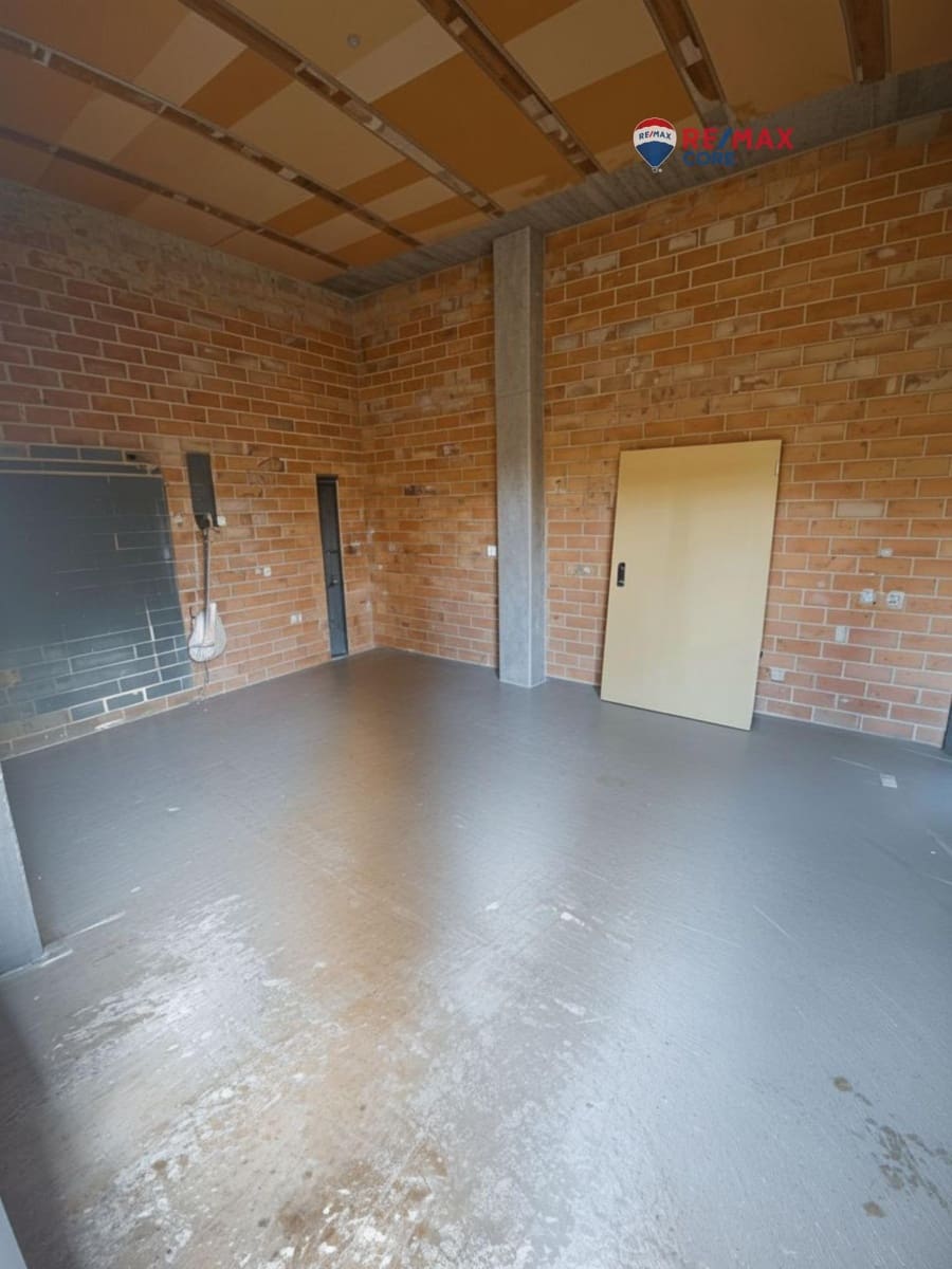 Commercial for sale in Caceres city - € 15,000 (Ref: 9419763)