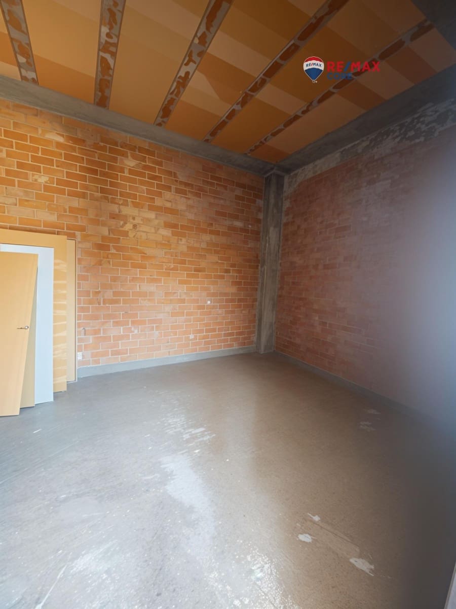 Commercial for sale in Caceres city - € 15,000 (Ref: 9419763)