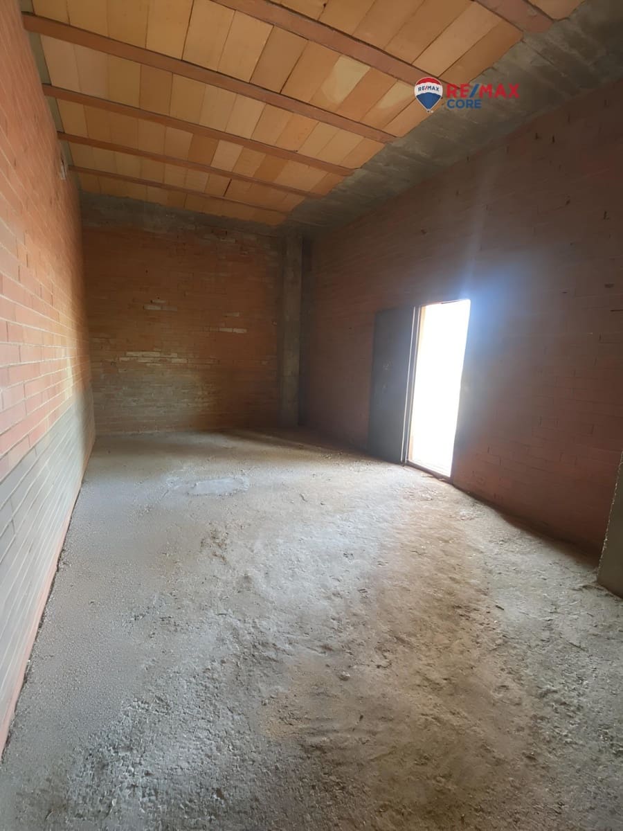 Commercial for sale in Caceres city - € 15,000 (Ref: 9419763)