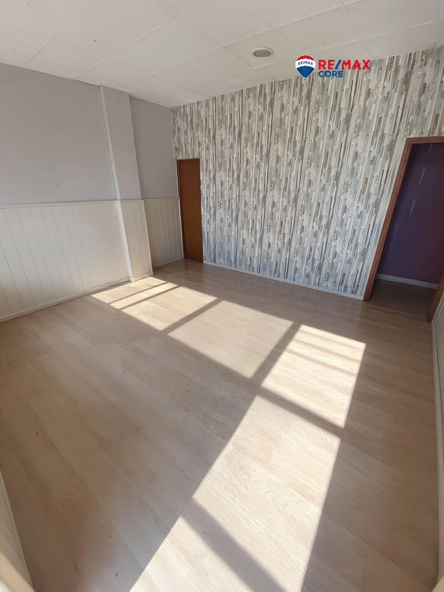 Kommersiell til salgs i Caceres by - € 70 000 (Ref: 9424449)