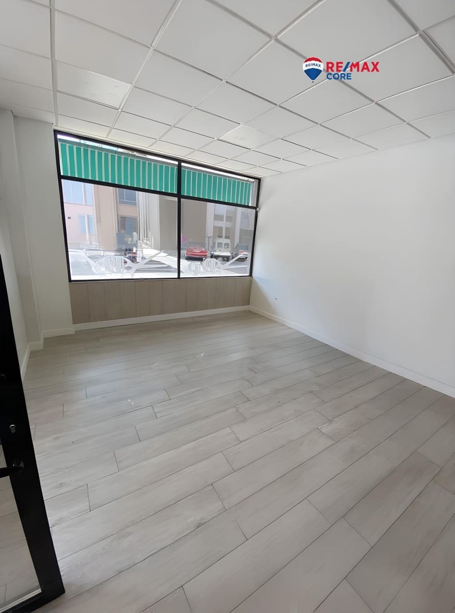 Kommersiell til salgs i Caceres by - € 70 000 (Ref: 9424449)