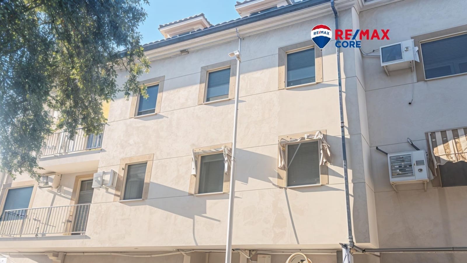 2 bedroom Flat for sale in Navalmoral de la Mata - € 90,000 (Ref: 9431073)