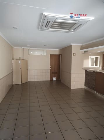 Commercial for sale in Cáceres city - € 50,000 (Ref: 9433408)