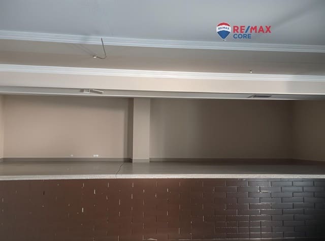 Commercial for sale in Cáceres city - € 50,000 (Ref: 9433408)