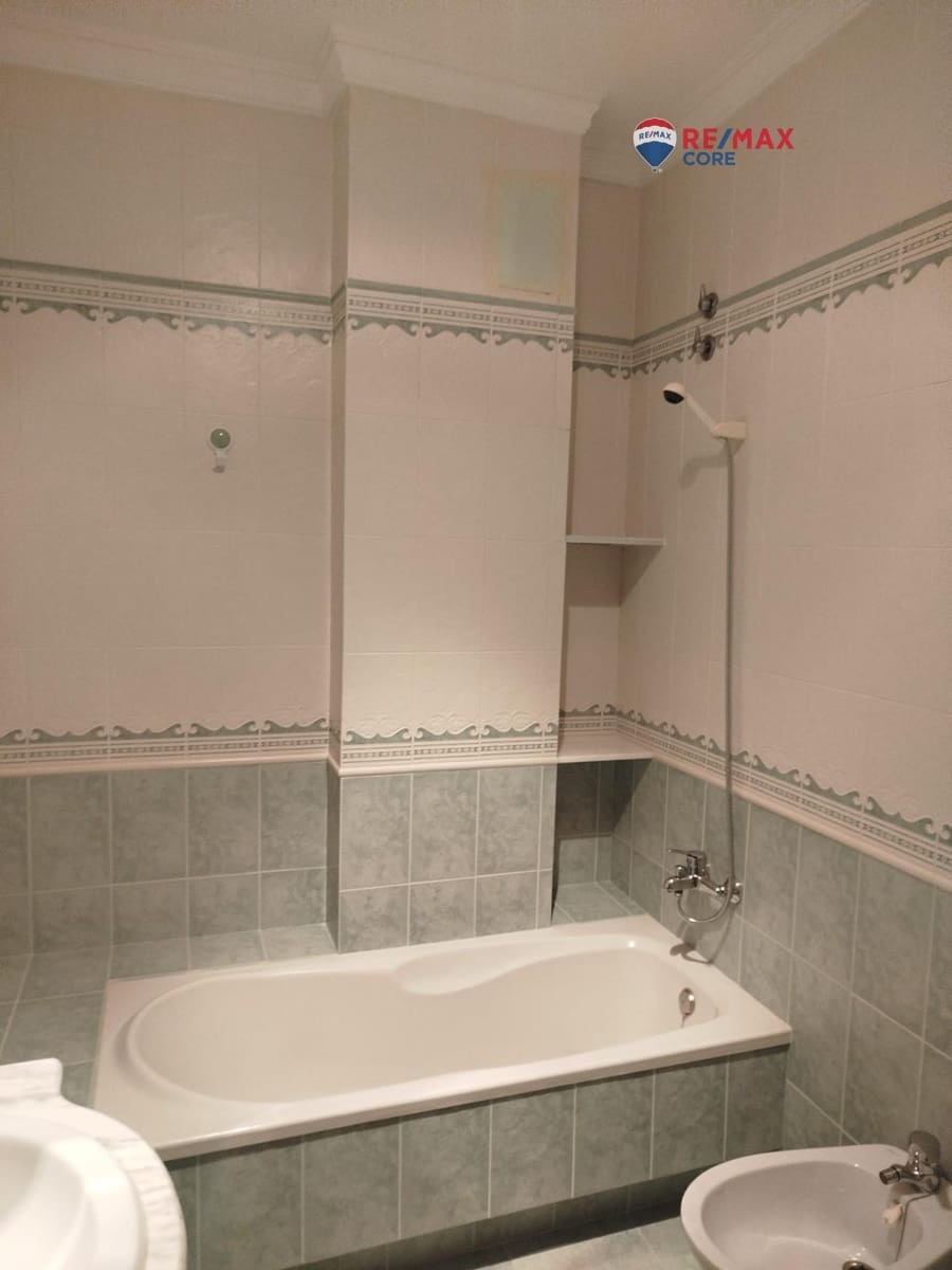 6 makuuhuone Omakotitalo myytävänä paikassa Guarena - 175 000 € (Ref: 9436257)