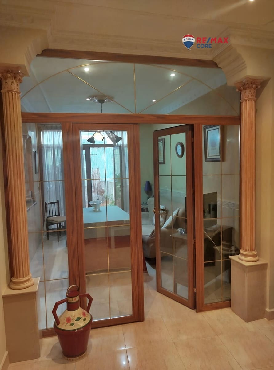 6 makuuhuone Omakotitalo myytävänä paikassa Guarena - 175 000 € (Ref: 9436257)