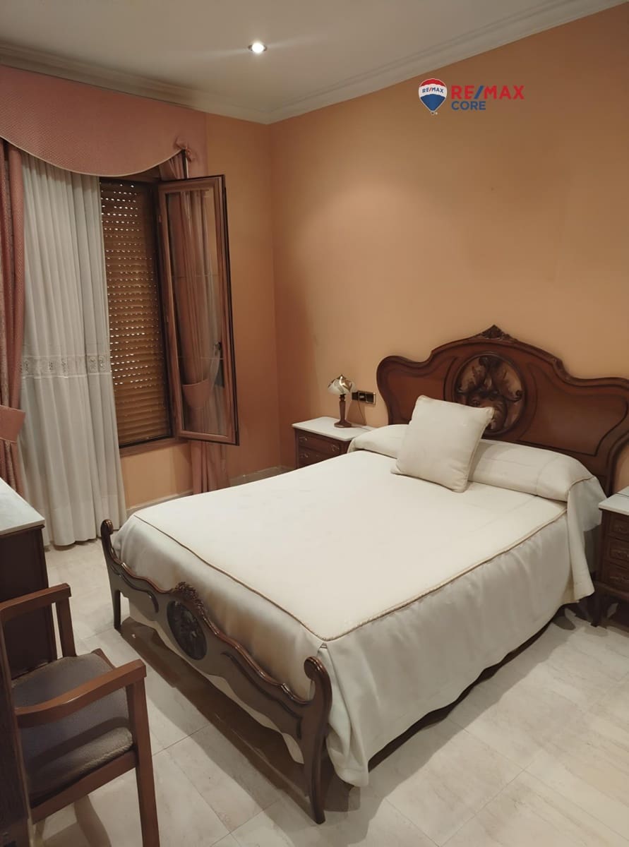 6 makuuhuone Omakotitalo myytävänä paikassa Guarena - 175 000 € (Ref: 9436257)