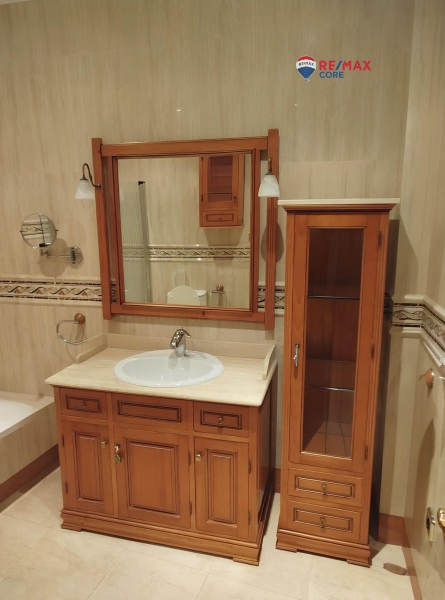 6 makuuhuone Omakotitalo myytävänä paikassa Guarena - 175 000 € (Ref: 9436257)