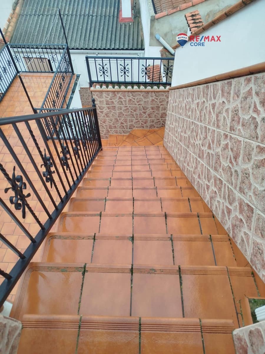 6 makuuhuone Omakotitalo myytävänä paikassa Guarena - 175 000 € (Ref: 9436257)