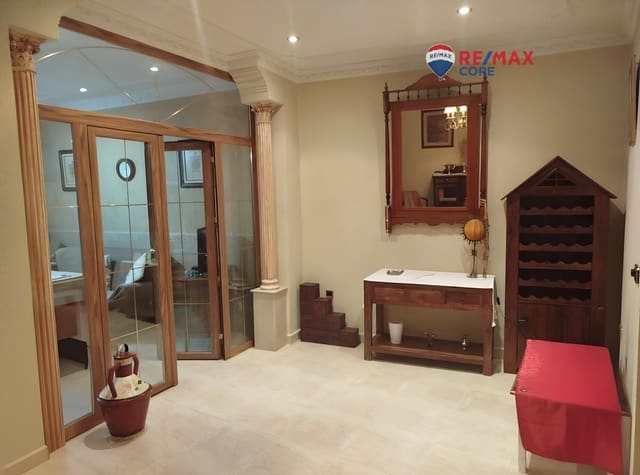 6 bedroom Townhouse for sale in Guareña - € 175,000 (Ref: 9436257)