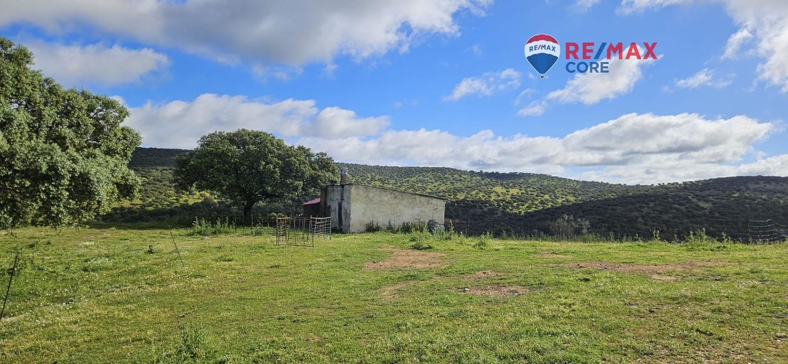 Teren niezagospodarowany na sprzedaż w Siruela - 125 000 € (Ref: 9437819)