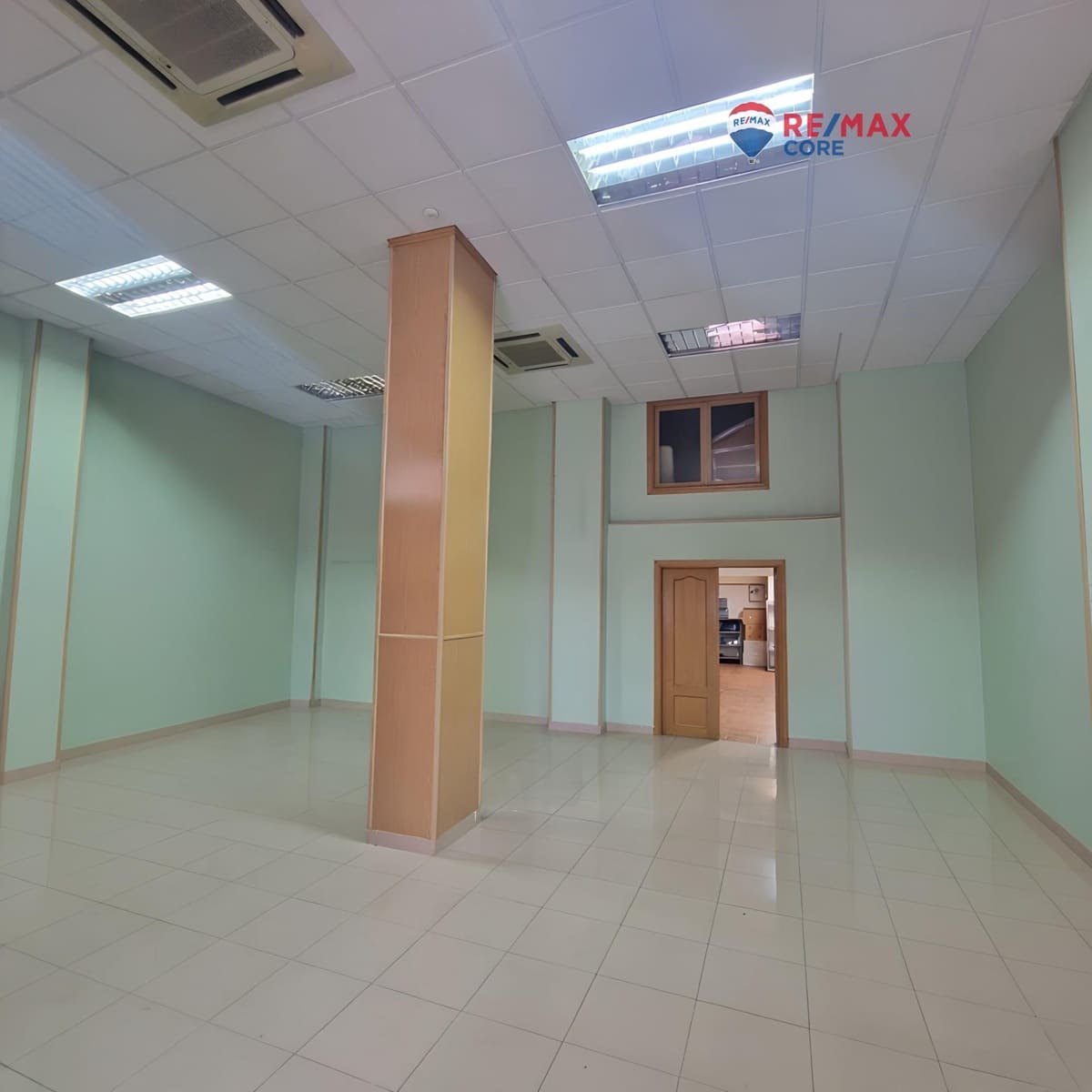 Commercieel te koop in Badajoz stad - € 145.000 (Ref: 9441899)