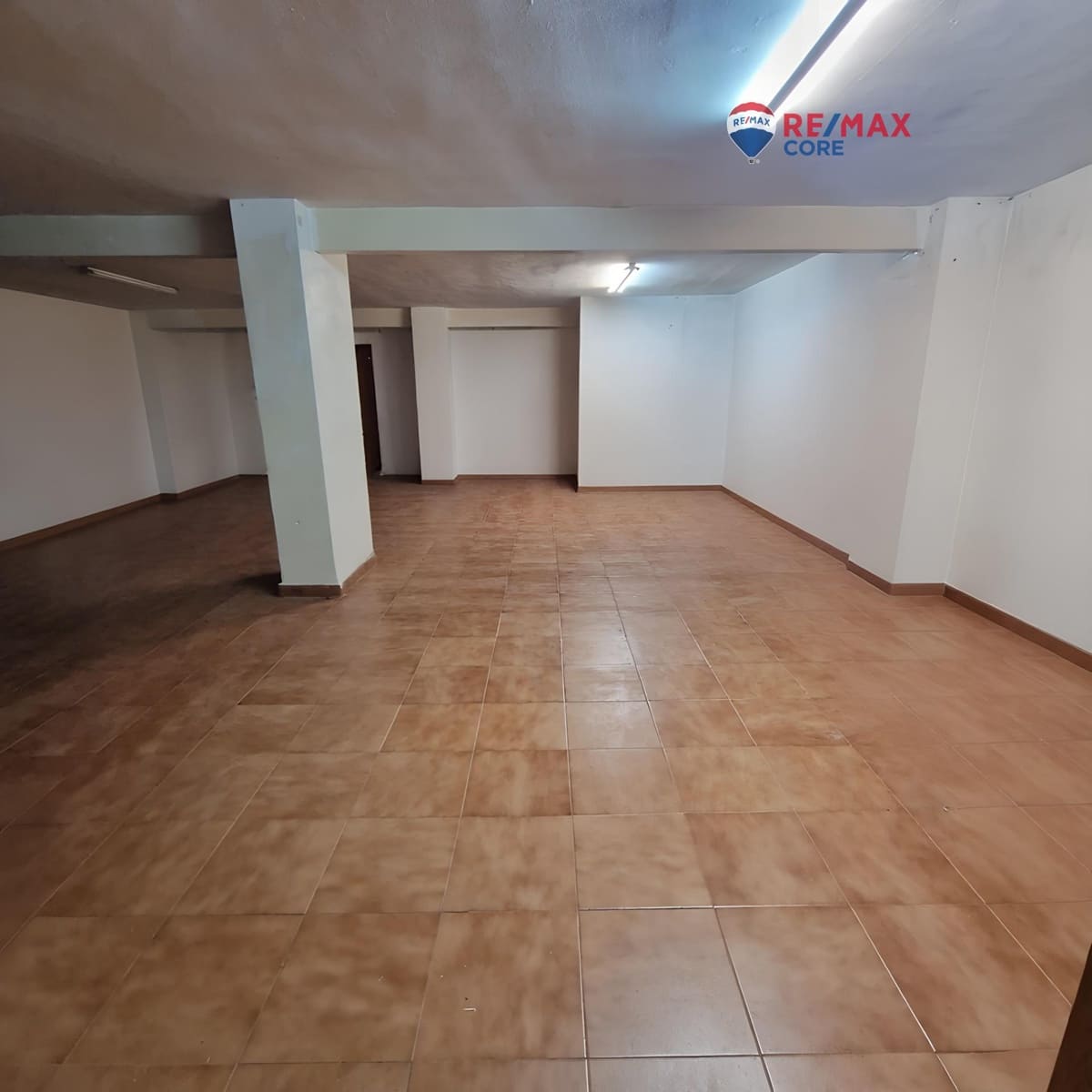 Commercieel te koop in Badajoz stad - € 145.000 (Ref: 9441899)