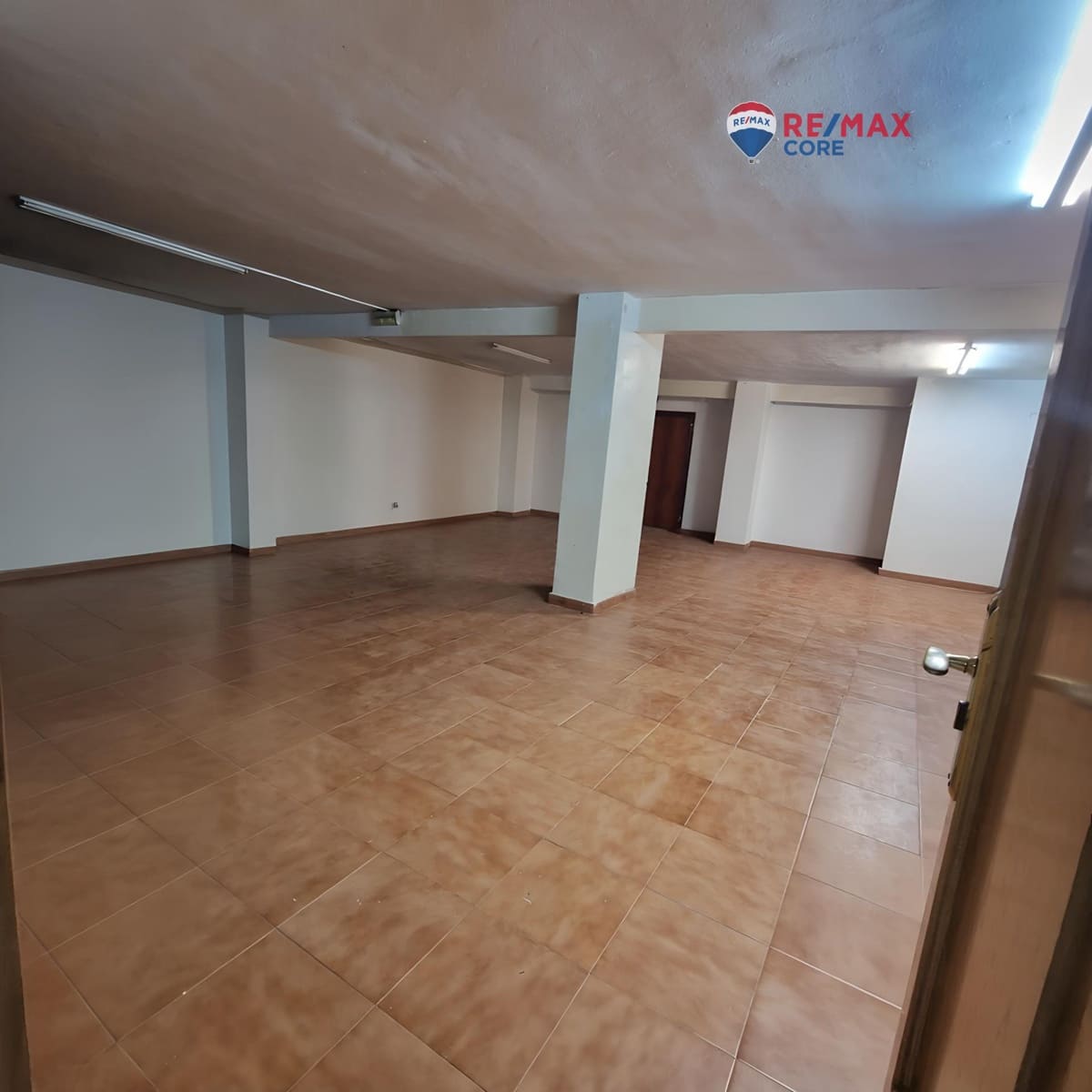 Commercieel te koop in Badajoz stad - € 145.000 (Ref: 9441899)