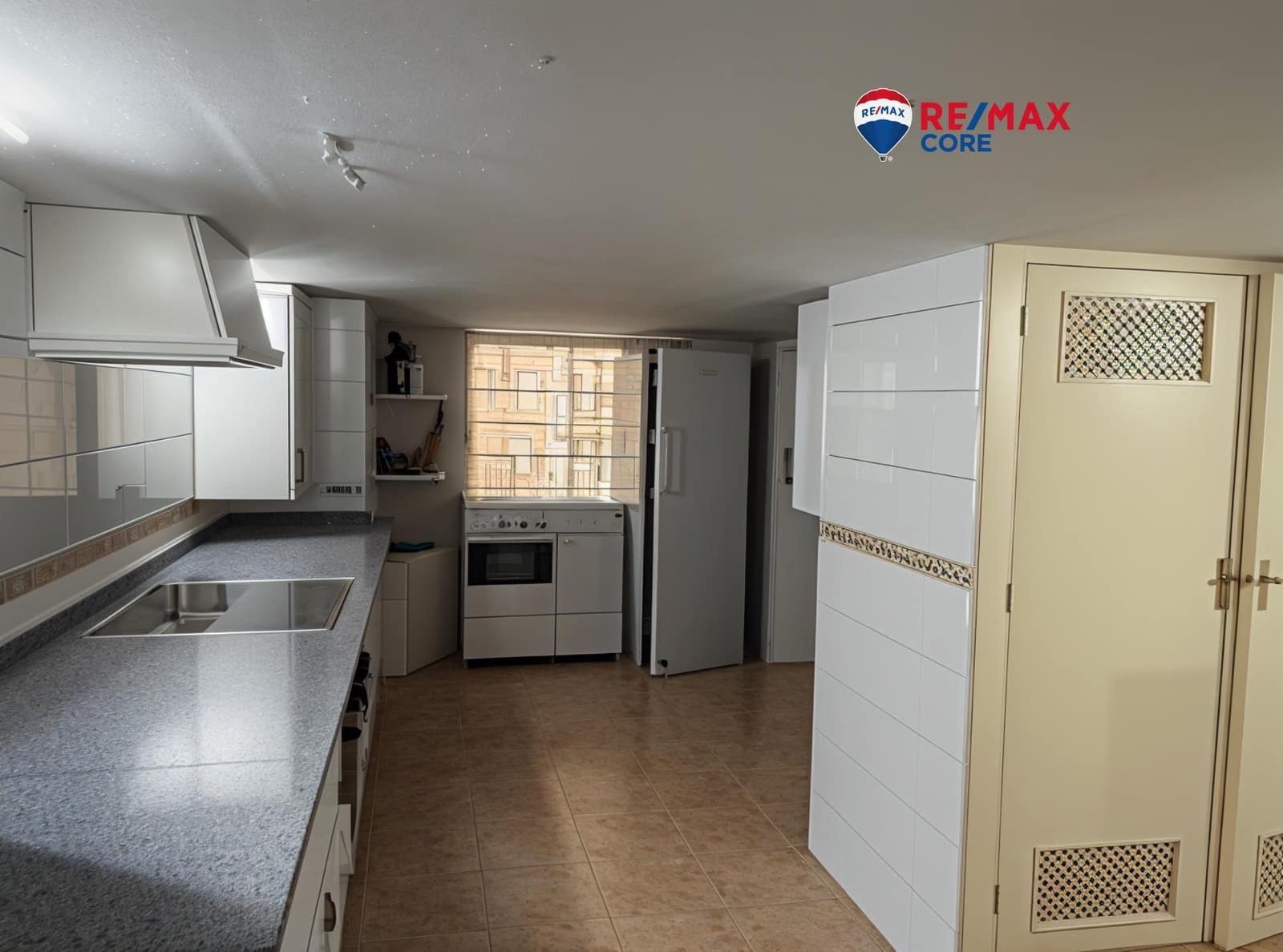 5 quarto Moradia para venda em Almendralejo com piscina garagem - 283 500 € (Ref: 9449187)