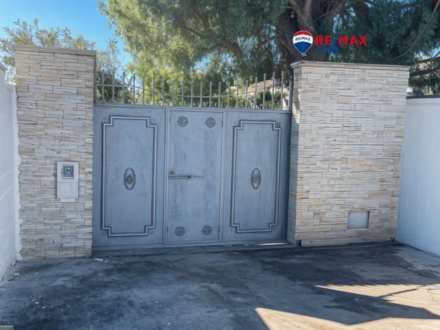 5 soverom Villa til salgs i Almendralejo med svømmebasseng garasje - € 283 500 (Ref: 9449187)