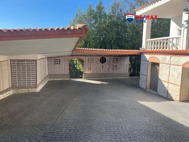 5 soverom Villa til salgs i Almendralejo med svømmebasseng garasje - € 283 500 (Ref: 9449187)